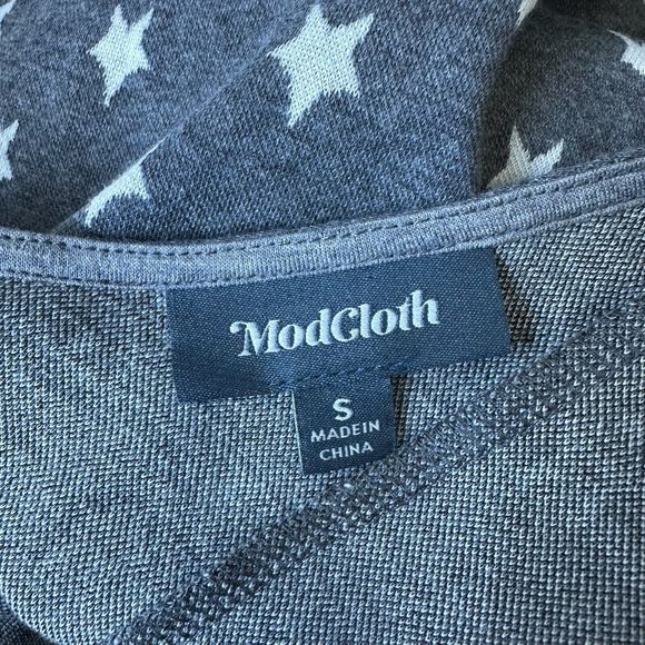 MODCLOTH 3/4 Sleeve Star Print Sheath Mini Dress in Grey - Picture 6 of 10